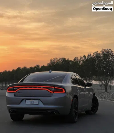 Dodge Charger SXT 2