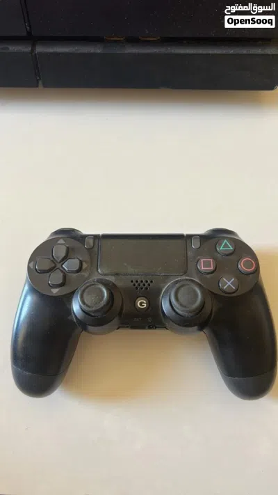 * جهاز PS4 نظيف للبيع بسعر مناسب 3
