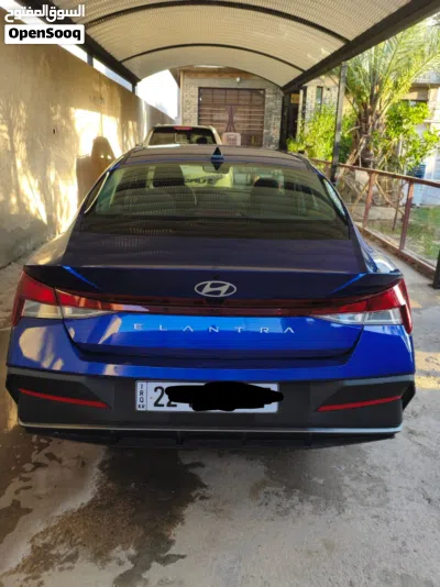 Hyundai Elantra SE 2