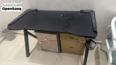 كرسي قيمنق طاولة قيمنق 2