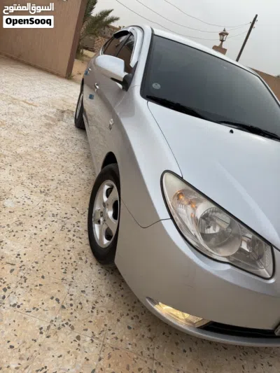 Hyundai Avante SE 2