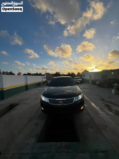 Kia Lotze 3