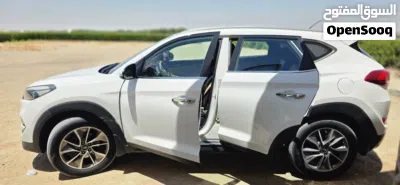 Hyundai Tucson Standard 2