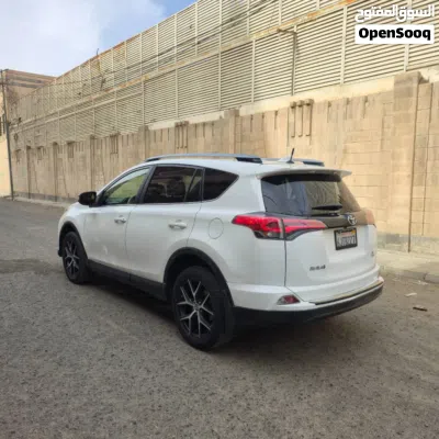 Toyota RAV 4 SE 2