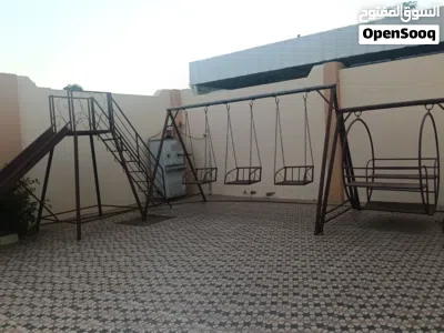 ألعاب حدائق حديد فاخرة للبيع (زلاجة + أرجوحة 3 مقاعد + كرسين) بحالة ممتازة 4