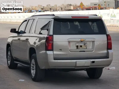 Chevrolet Suburban Standard 4