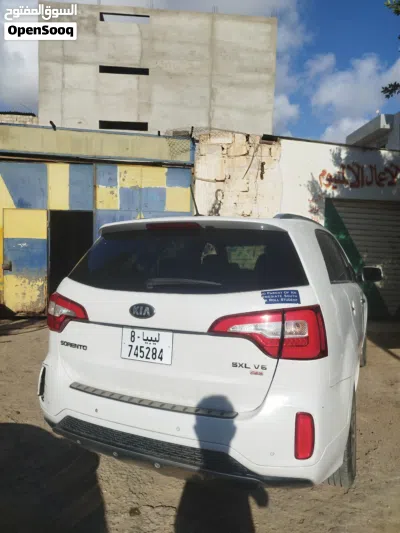 كيا سورينتو Standard 4