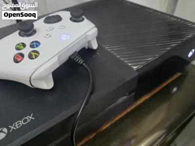 مع حساب العاب يضم اكثر من 15 لعبة Xbox one نظيف 2