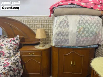 غرفة نوم نجارة درجة أولاى تتكون من كنتور 6بيبان +ميز تواليت 2 چرباية مترين+مترين مع ميز مرايا +زاوي 2