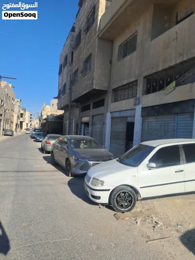 مخازن مميزة بموقع مميز للايجار 2