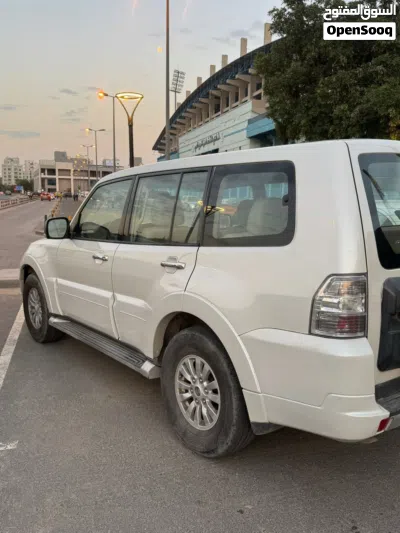 ميتسوبيشي باجيرو GLS 4