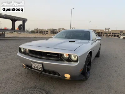 Dodge Challenger SXT 4