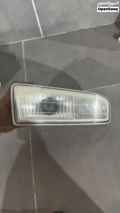 للبيع كشافات اماميه لكسز ستيسن lx 470 من موديل 1998 إلى موديل 2007 واحد وكاله وواحد تجاري بس تنضيف 4