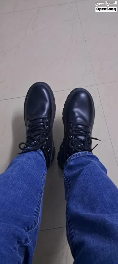 Black shoes for sell size 43 2