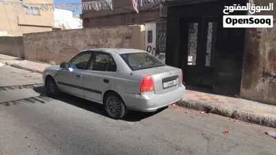 Hyundai Accent Standard 3