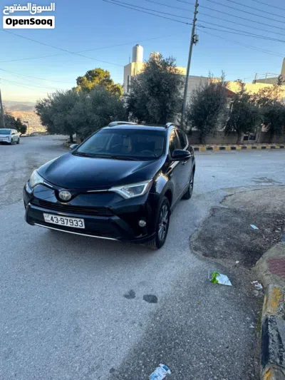 Toyota RAV 4 LE 2