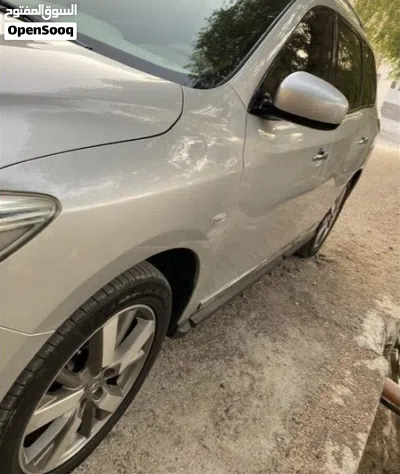 Nissan Pathfinder SV 2