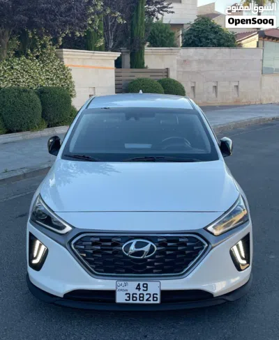 Hyundai Ioniq Standard 3