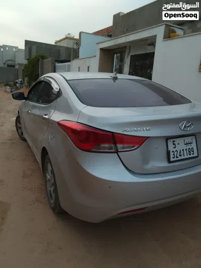 هيونداي افانتي Standard 3