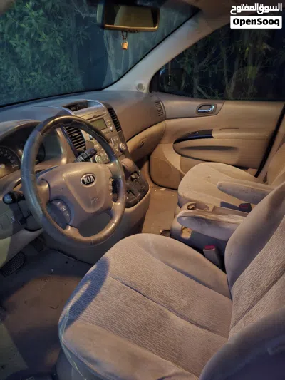 Kia Carnival LX 2