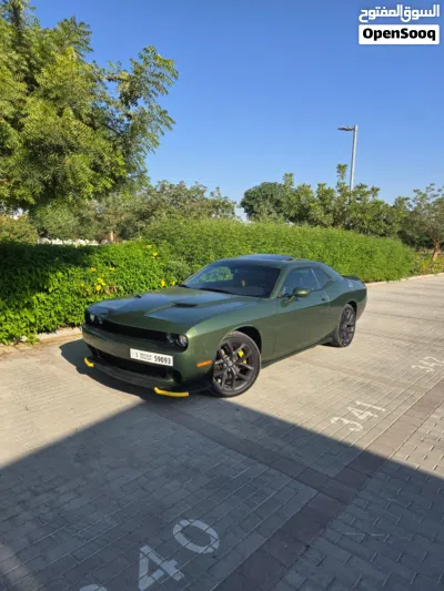Dodge Challenger SXT Plus 3