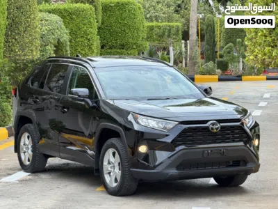 Toyota RAV 4 XLE 3