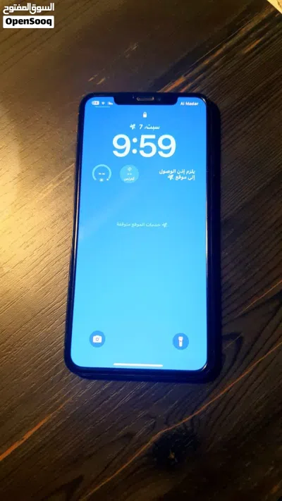 ايفون XSmax لون ذهبي 4