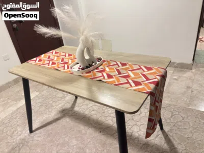 Table with center piece and carpet 2