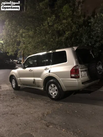 ميتسوبيشي باجيرو GLS 4