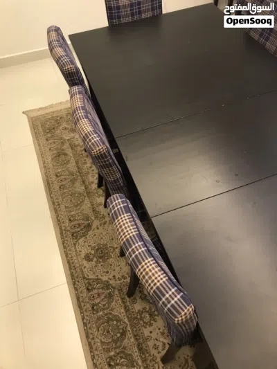للبيع طولة طعام مع 10 كراسي 3