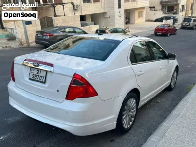 فورد فيوجن Standard 4