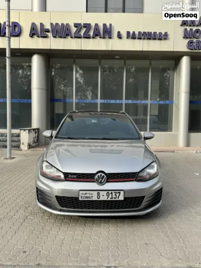 Volkswagen Golf GTI Standard 2