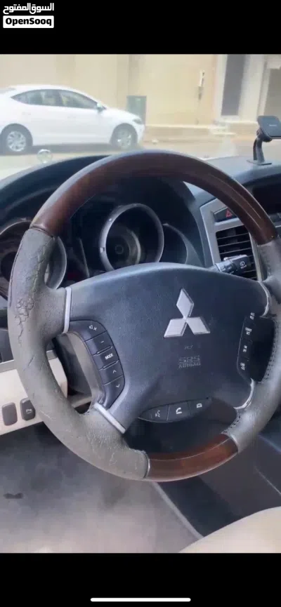 Mitsubishi Pajero GLS 3