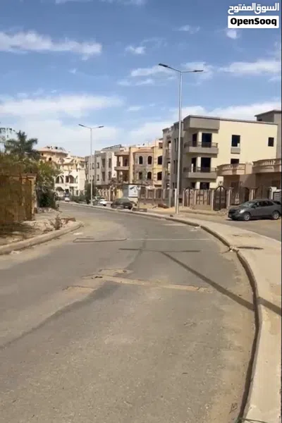 شقةبفيلا للبيع بالحي الرابع الشروق 3