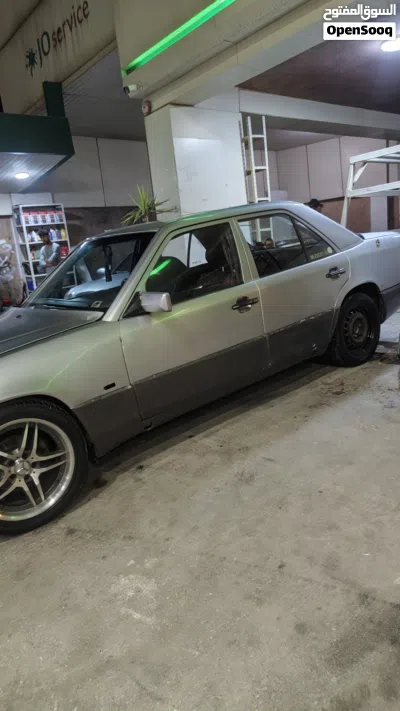 Mercedes Benz E-Class E 200 4