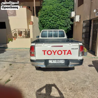 Toyota Hilux GLX 2