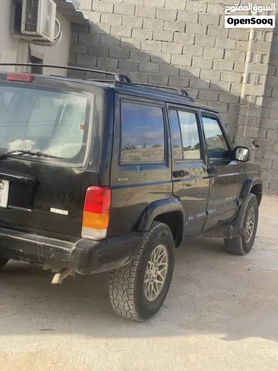 جيب شيروكى Latitude LUX 2