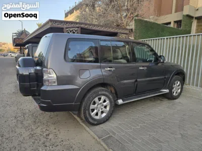 Mitsubishi Pajero GLS 4