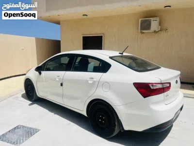 كيا ريو Standard 4