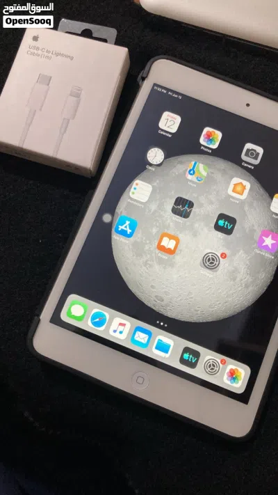 iPad Mini 2 - قابل للتفاوض مع كفر و شاحن 3