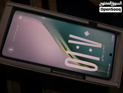 للبيع كامون 40 برو 5G لون سماوي - حالة ممتازة Tecno Camon 40 Pro 5G أداء قوي 3