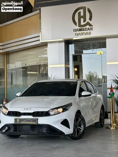 كيا K3 Standard 3
