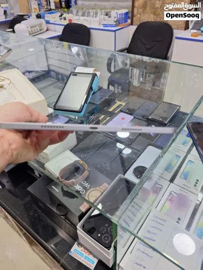 I pad pro 11 inch 4th generation M2 بسعر مميز 4
