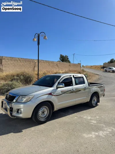 Toyota Hilux GLX 2