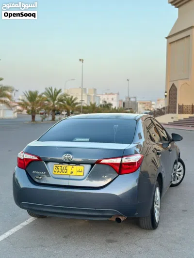 Toyota Corolla LE 4