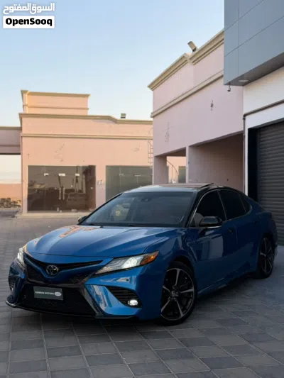 تويوتا كامري XLE 4