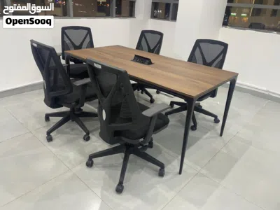 للبيع طاولة اجتماعات + محطة عمل 4 موظفين من WORKSPACE (جديدة) 2