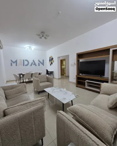 Fully Furnished 2 Bedroom Flat in Qurum شقة غرفتين وصالة مفروشة في القرم 4