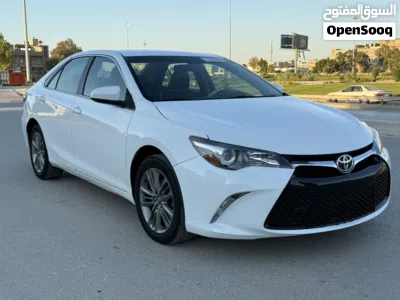 Toyota Camry SE 4