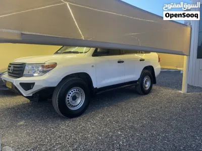 Toyota Land Cruiser GX 2